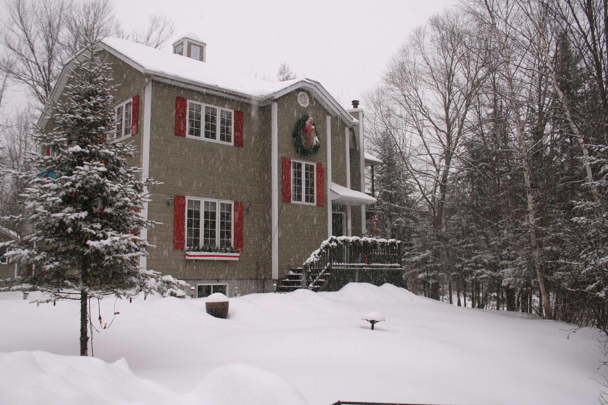 Bed and Breakfast La Chaumiere De L'Anse Mont-Tremblant Exterior foto