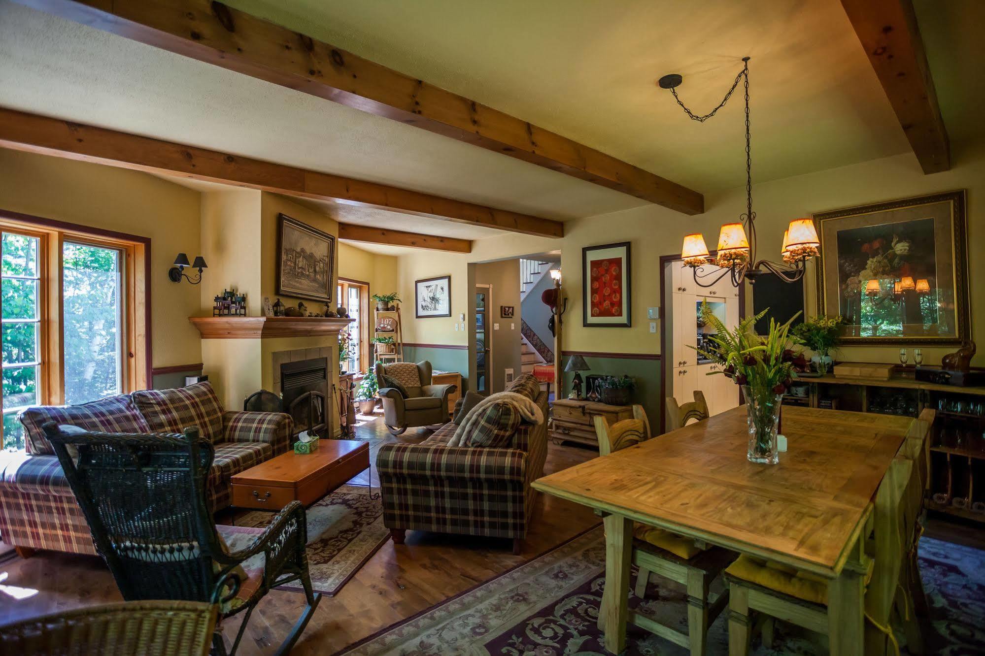 Bed and Breakfast La Chaumiere De L'Anse Mont-Tremblant Exterior foto