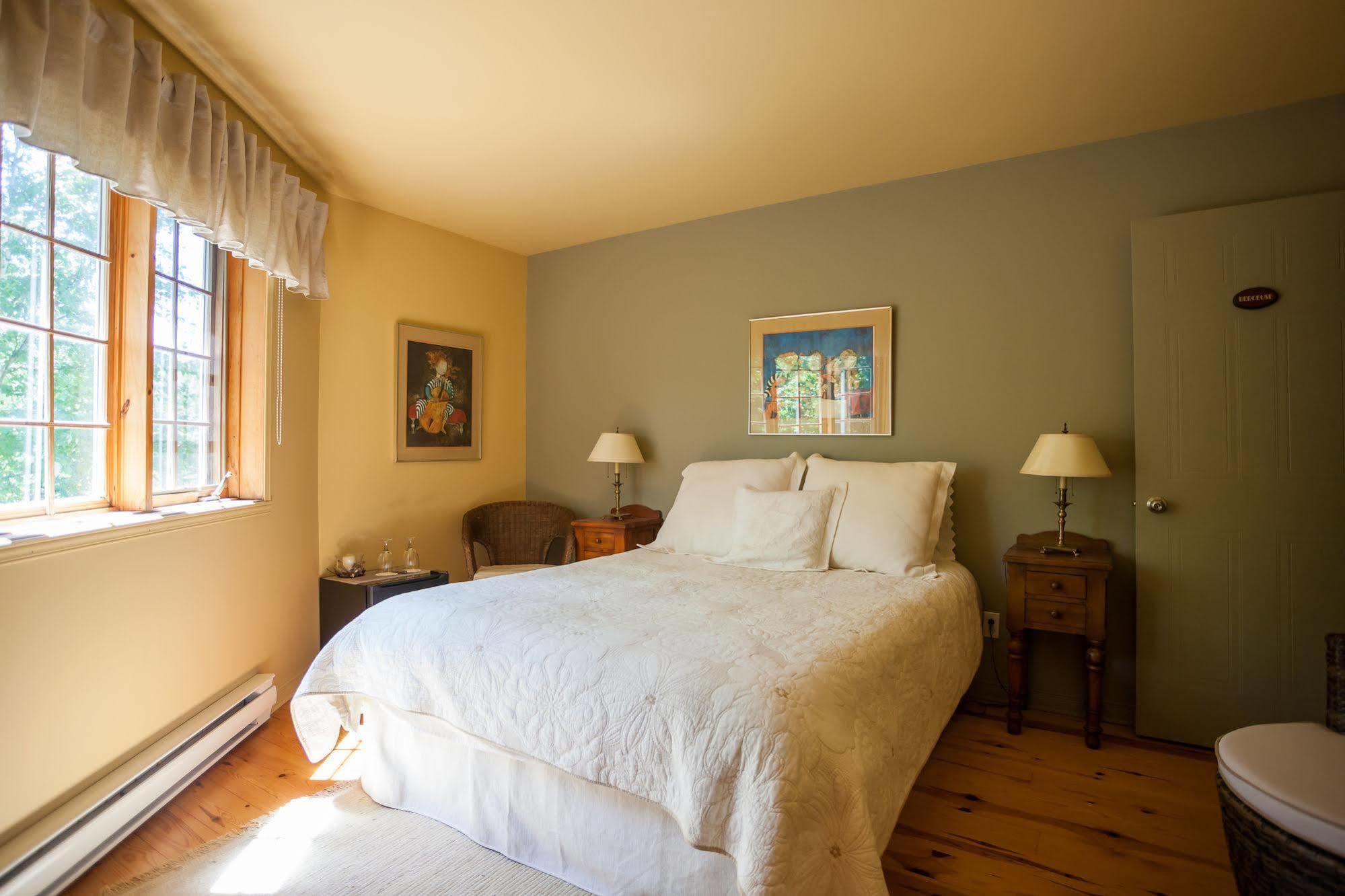 Bed and Breakfast La Chaumiere De L'Anse Mont-Tremblant Exterior foto